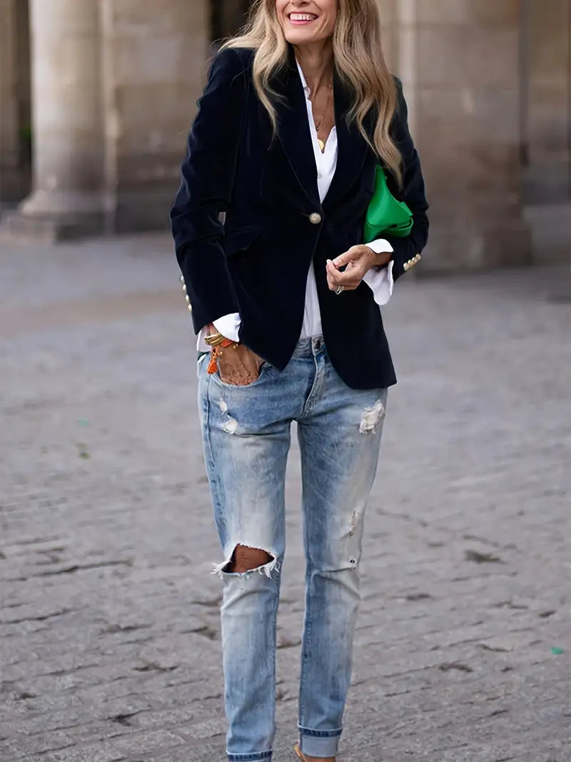Isla | Sophisticated Velvet Blazer