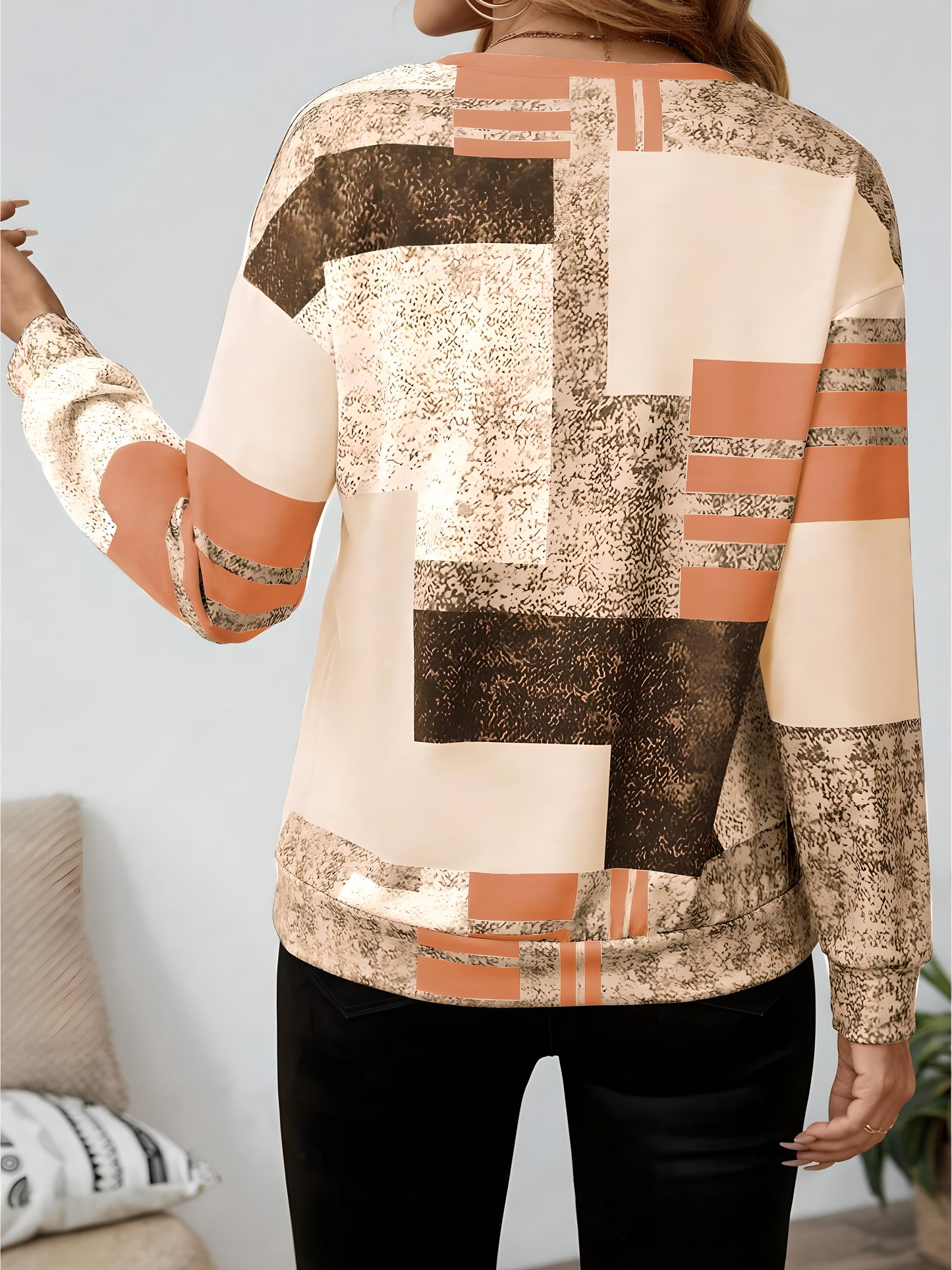Novara | Timeless Retro Sweatshirt
