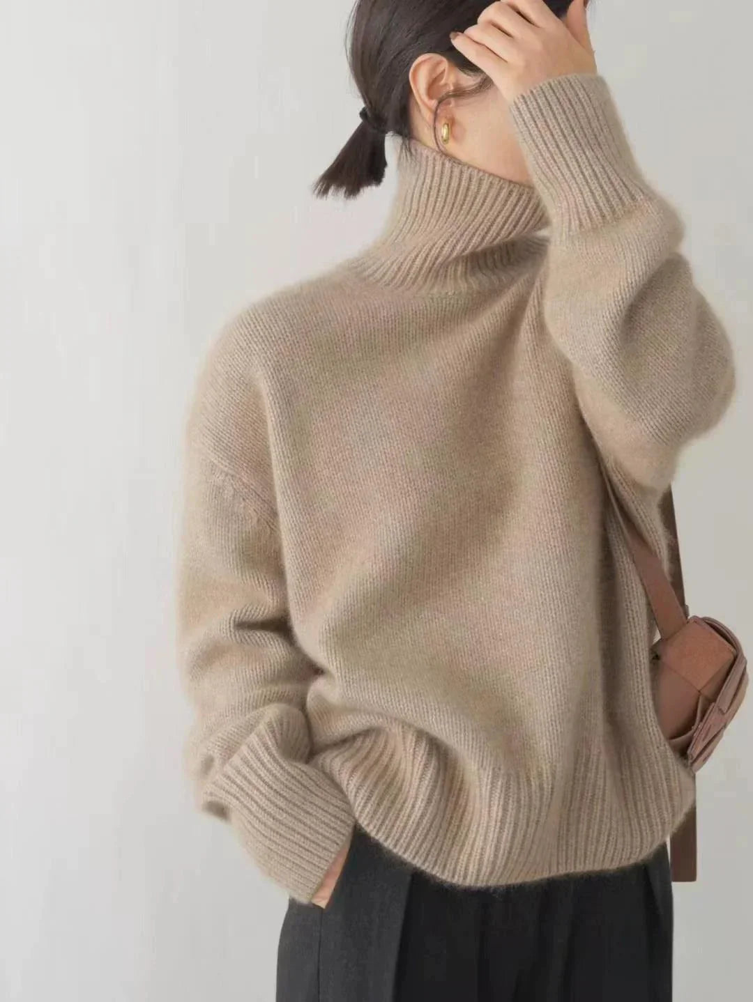 Larine | Cozy Turtleneck Knitwear