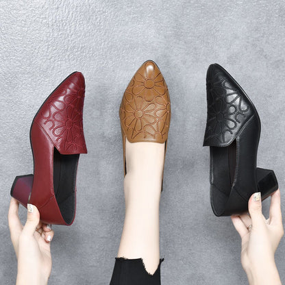 Marcia | Soft vegan leather pumps with elegant embroidery