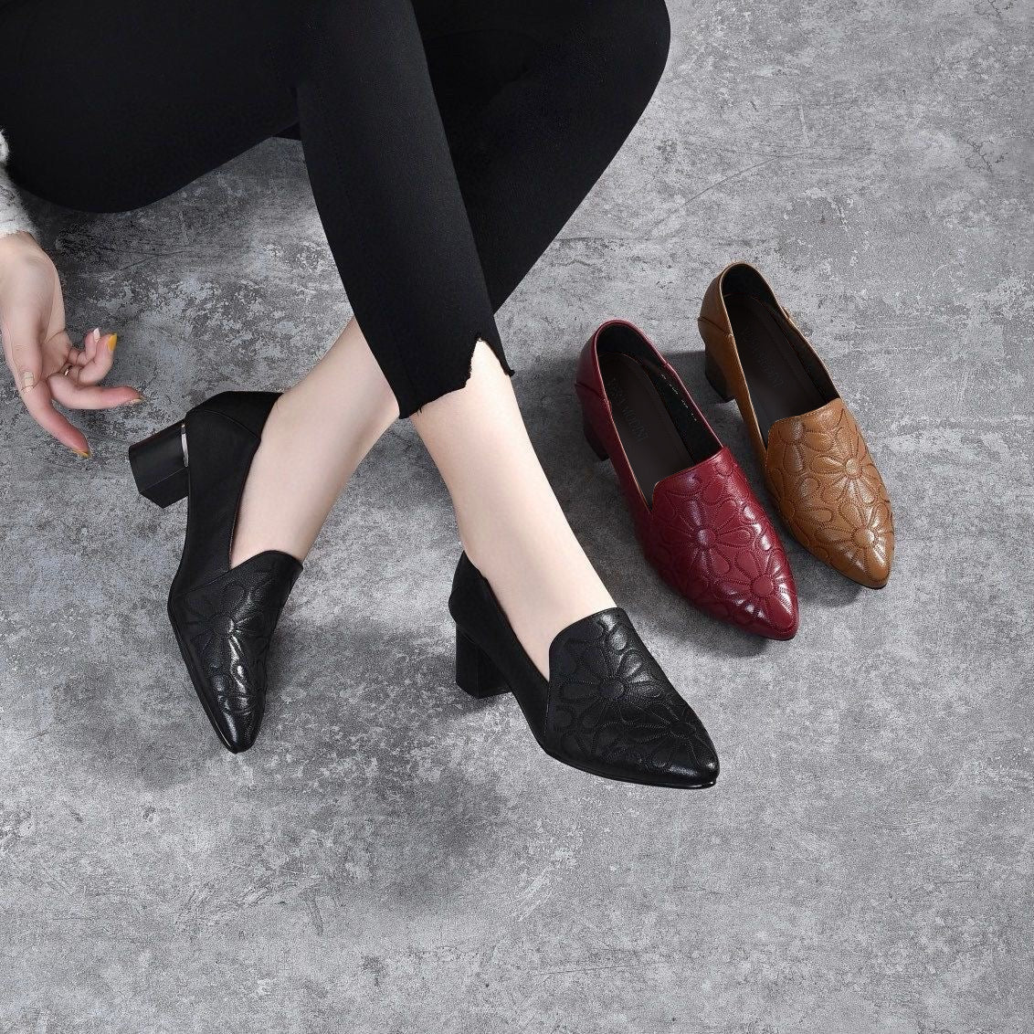 Marcia | Soft vegan leather pumps with elegant embroidery
