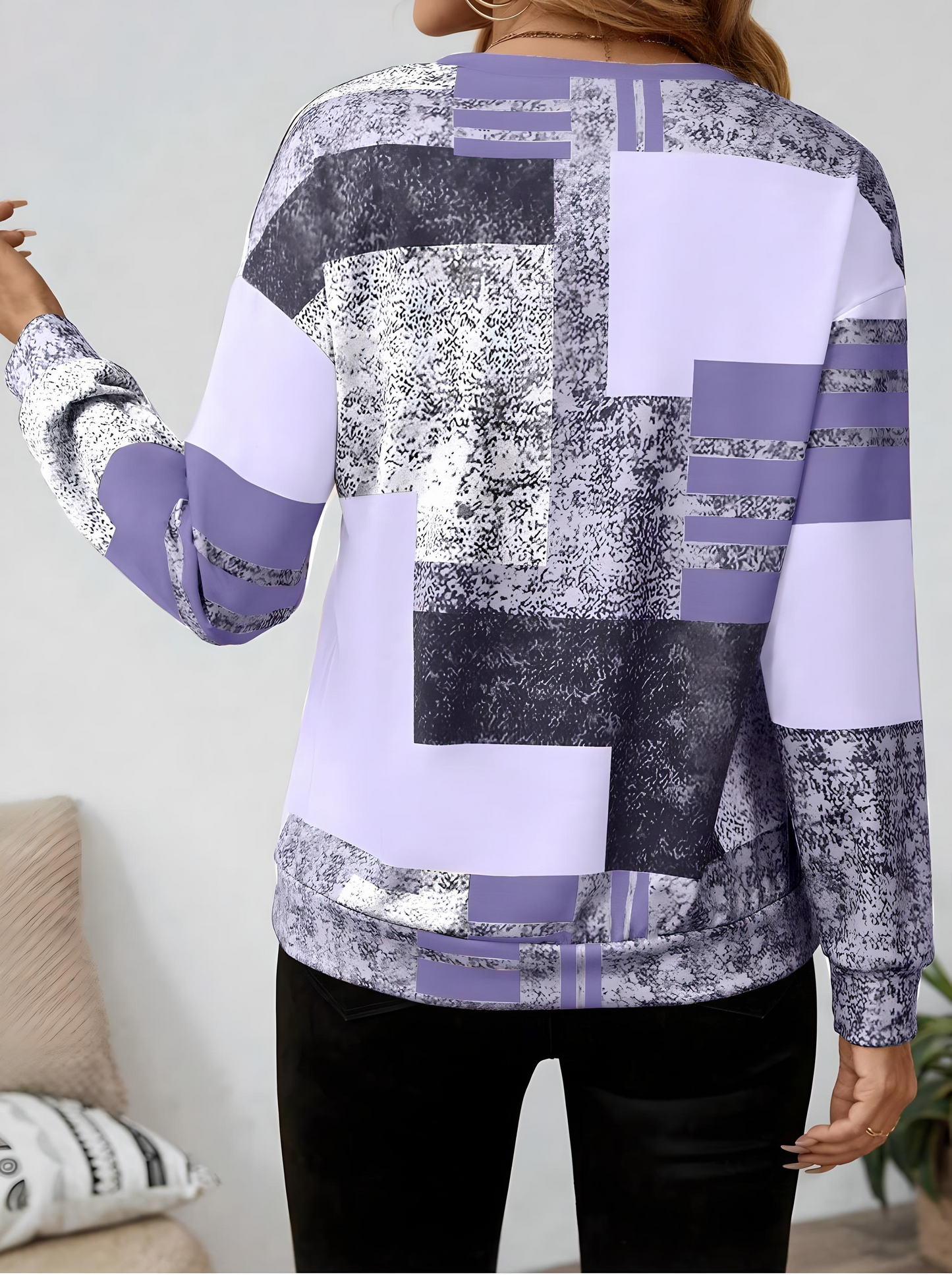 Novara | Timeless Retro Sweatshirt