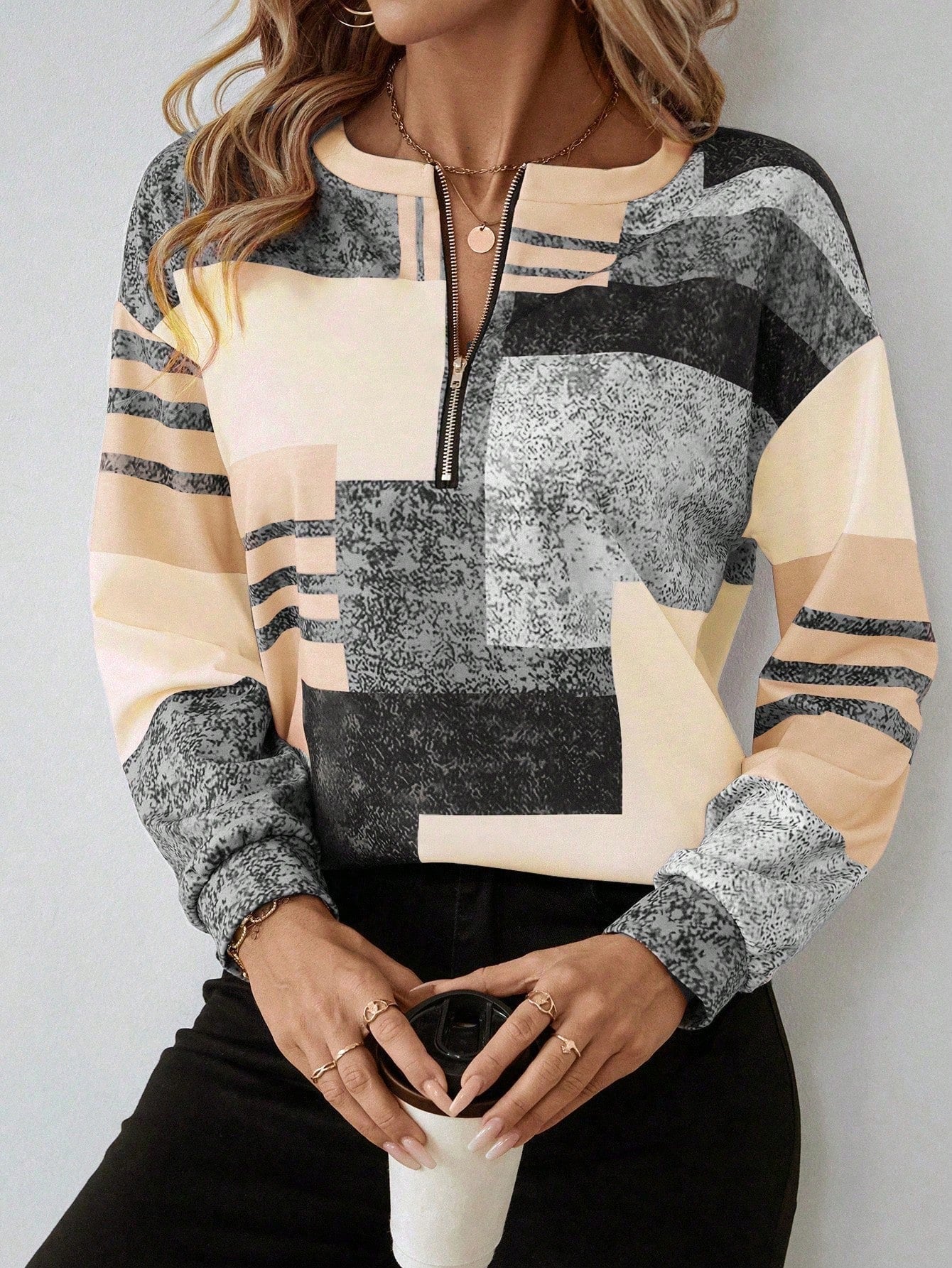 Novara | Timeless Retro Sweatshirt